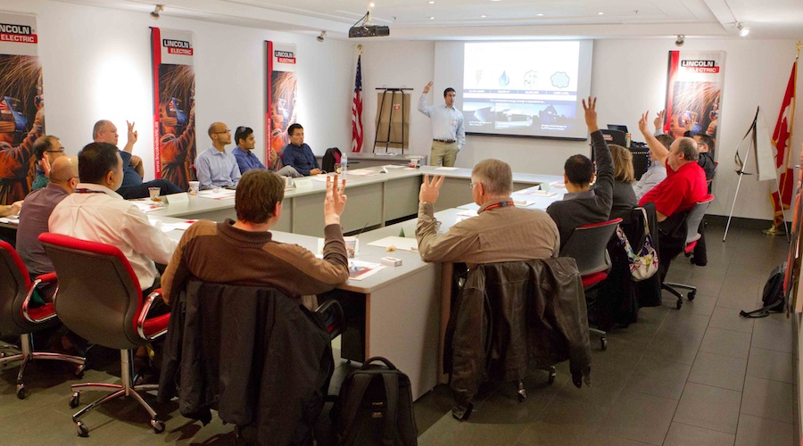 PPG energy leaders sharing best practices at a roundtable